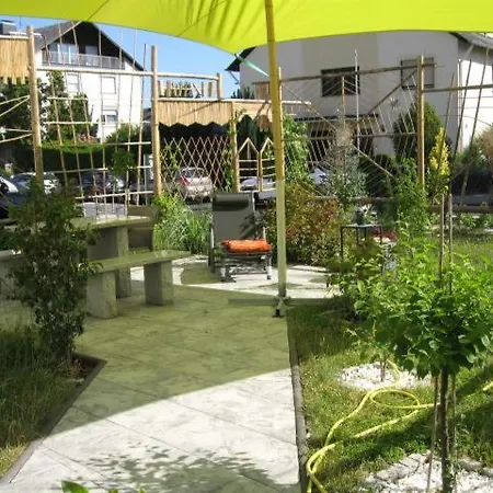 Diamanthaus 1 Koblenz Homestay *